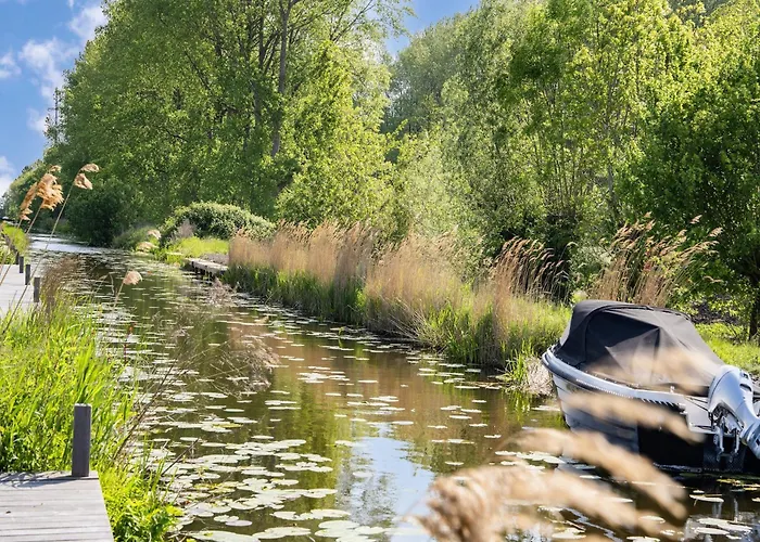 In Near Kaag Lakes Oud Ade